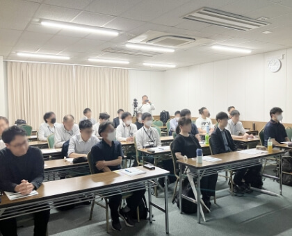 グループ会社や店長への教育・指導