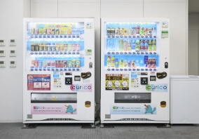 飲料自販機​